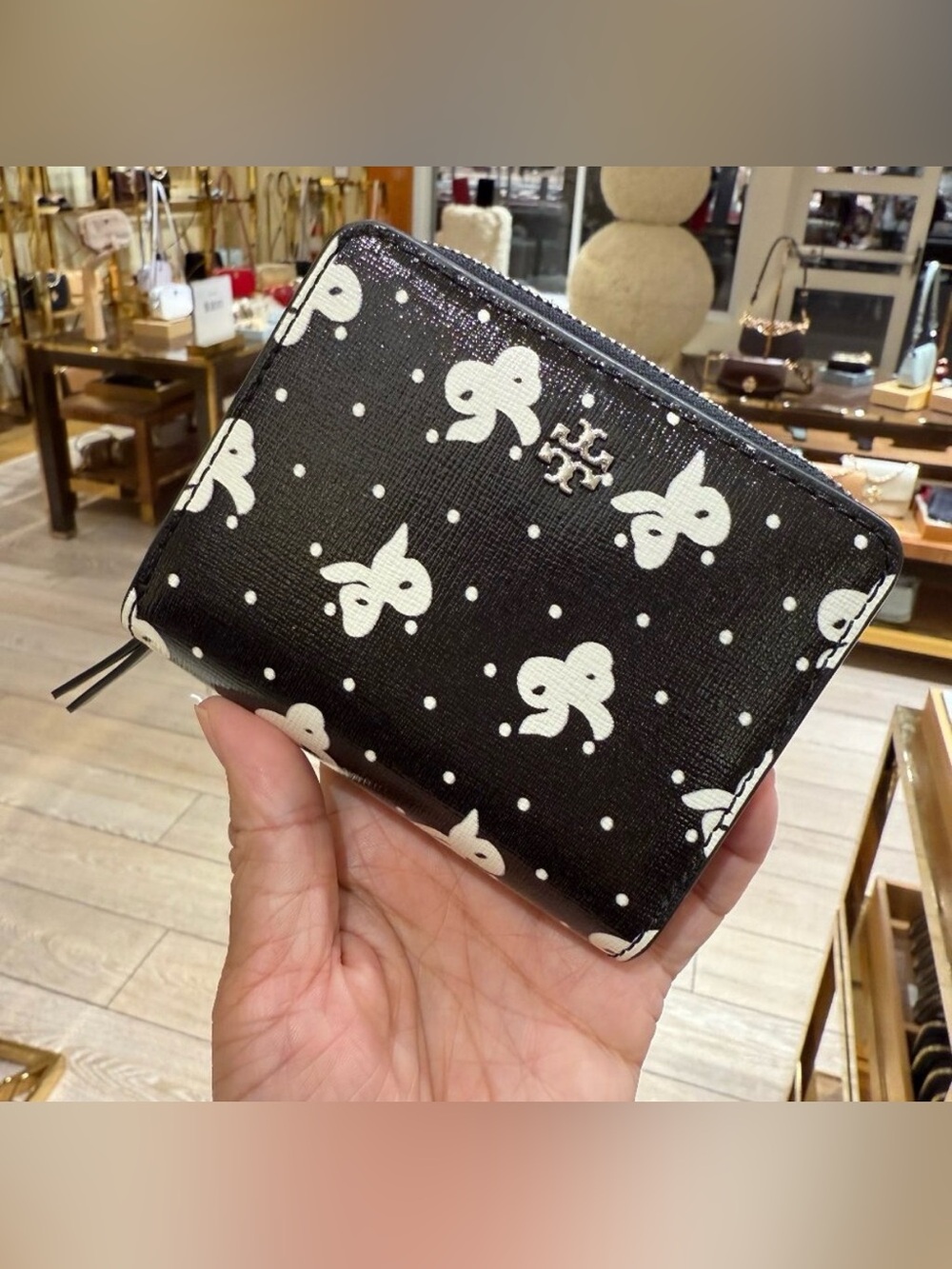 Tory Burch Black & White Bow-Print Zip Wallet
